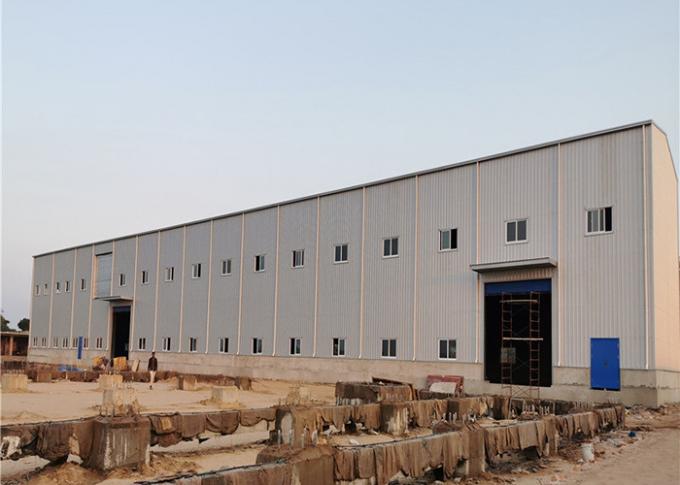 La estructura de acero moderna del nuevo diseño que construía la estructura de acero ligera prefabricó el edificio para Warehouse